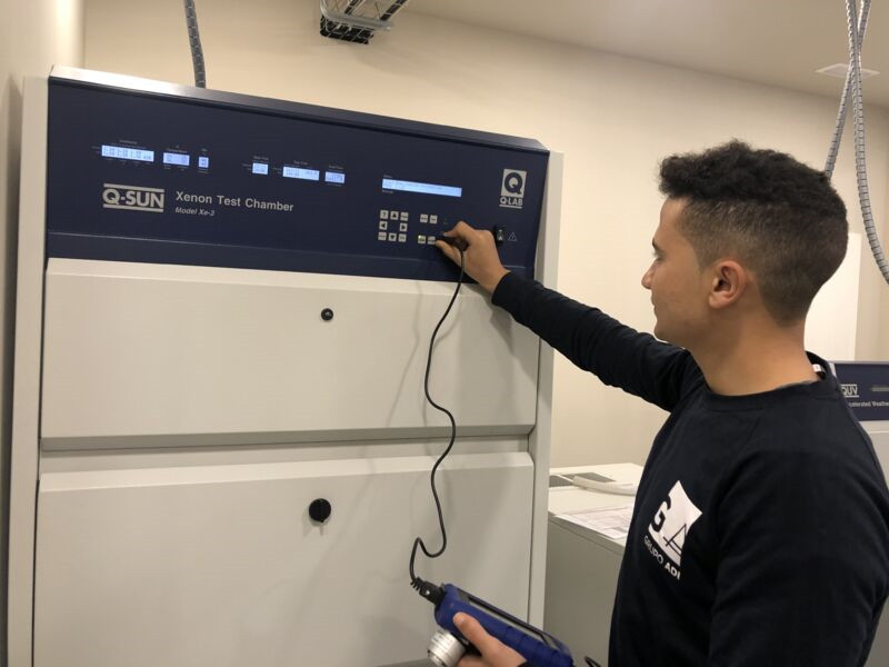 Q-SUN氙燈老化試驗箱可對塑料制品進(jìn)行老化測試