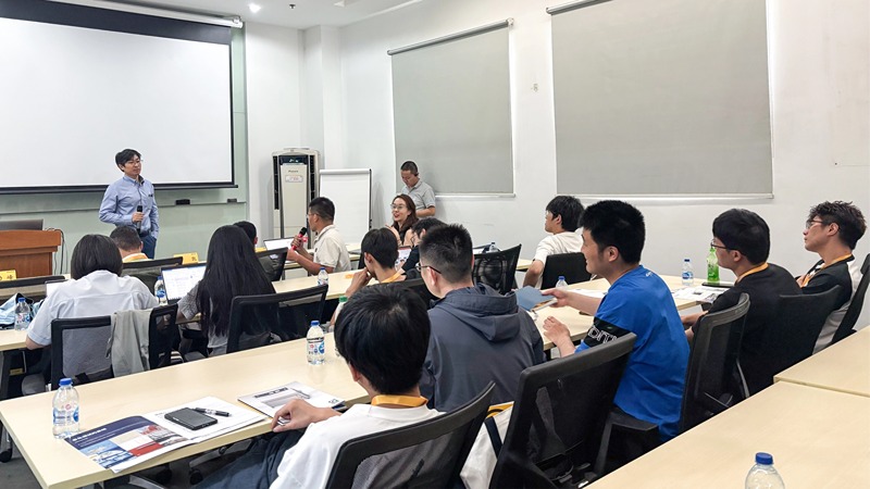 汽車材料耐候老化與光照測試技術(shù)培訓現(xiàn)場照片1