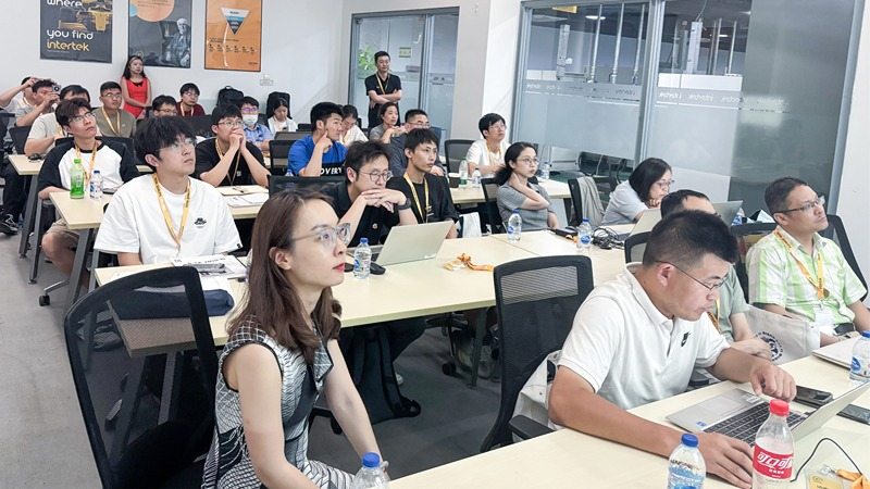 汽車材料耐候老化與光照測試技術(shù)培訓現(xiàn)場照片3