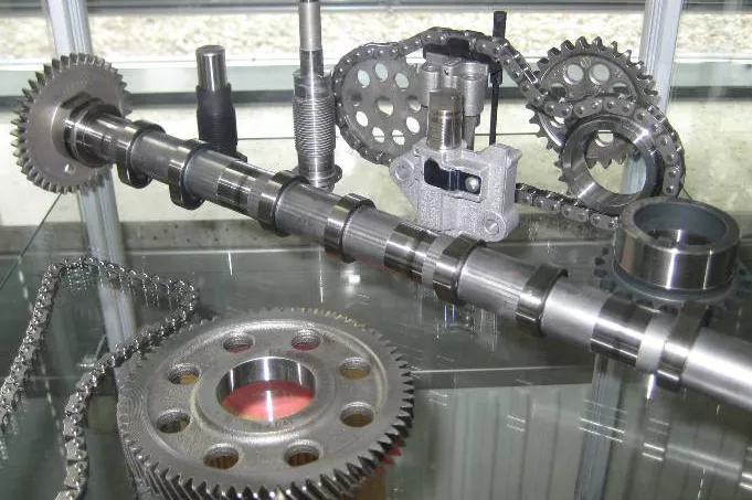 凸輪軸、齒輪與鏈條