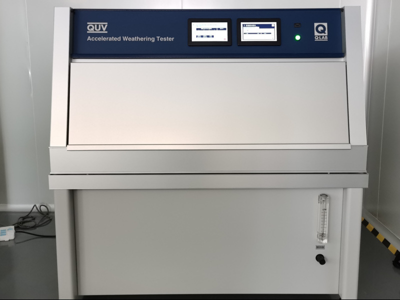 QUV塑料異型材紫外光冷凝老化試驗(yàn)箱客戶安裝現(xiàn)場(chǎng)