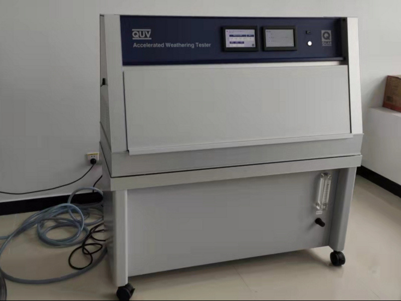 導電涂層紫外熒光老化機客戶安裝現(xiàn)場